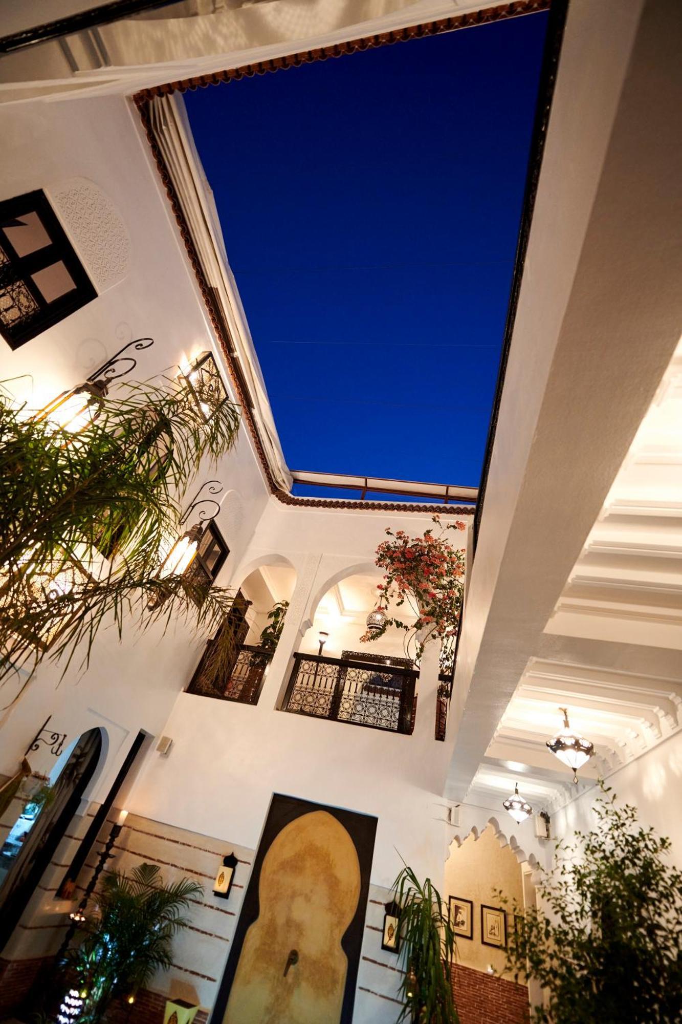 Riad Dar Amanza En Exclusivite Avec 4 Chambres Au Coeur De La Medina Марракеш Экстерьер фото